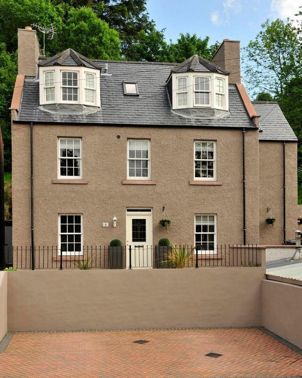 Monboddo Townhouse *